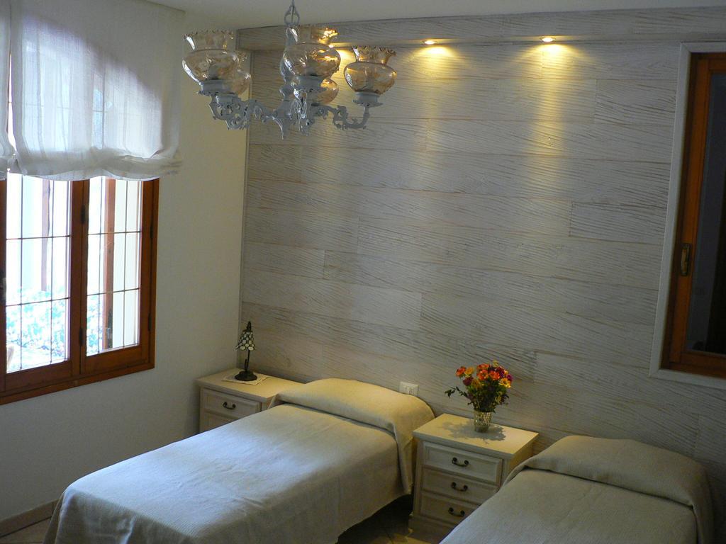 La Quercia E Il Gelso Bed and Breakfast Baricella Rum bild